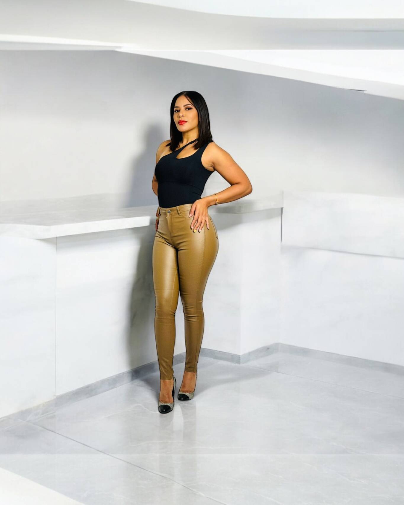 Sculpted Shine Pants